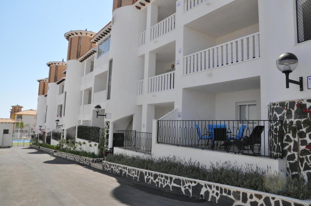 شقة Residencial El Pinet Beach La Mariña المظهر الخارجي الصورة